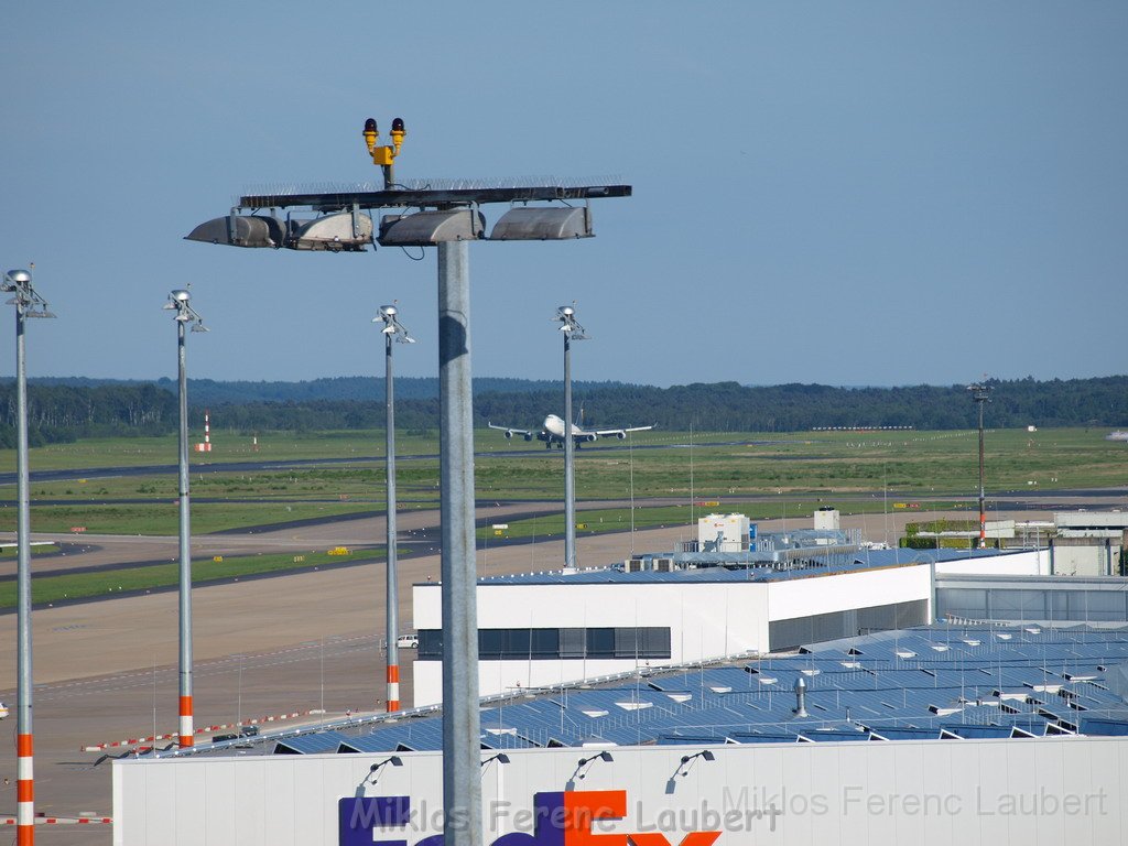 Lufthansa Airbus A 380 zu Besuch Flughafen Koeln Bonn P056.JPG